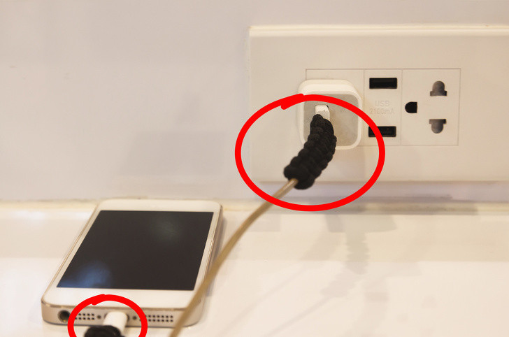 6 ly do tai sao khong nen dat san coc nuoc gan giuong ngu-Hinh-4