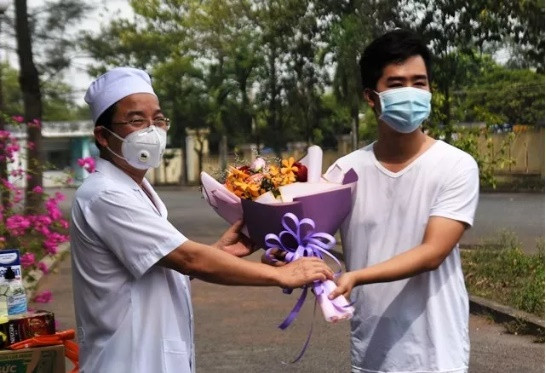 Benh nhan 91 lai dien tien xau hon, them mot ca khoi benh COVID-19-Hinh-2