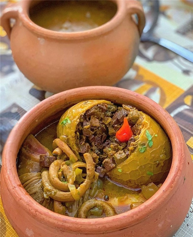 Công thức làm Buchda de bode có thể áp dụng cho cả cừu lẫn bò nhưng dê vẫn được xem là hoàn hảo nhất. Món ăn này khá giống với haggis của Scotland.