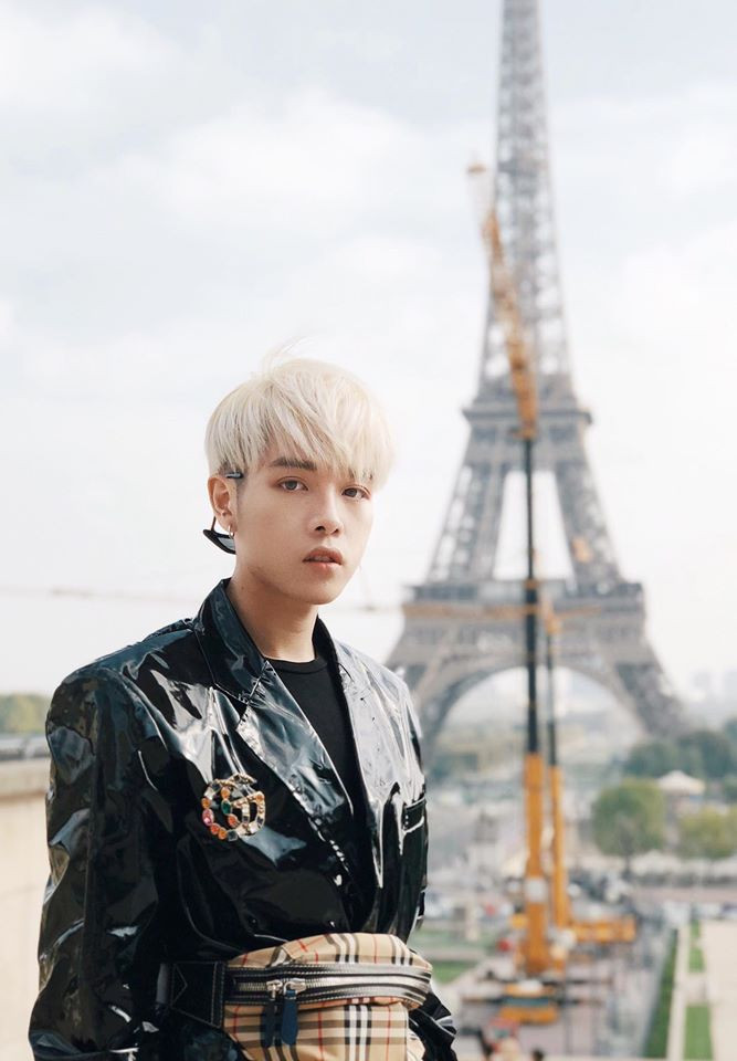 Tuy nhiên, Đức Phúc cũng nhiều lần bị khán giả nhận xét làm lố với thời trang khó hiểu.