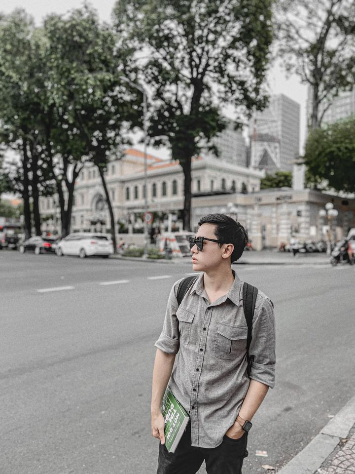 Đôi khi, Phạm Vũ Thịnh cũng thử đổi gió với style bụi bặm, cá tính.