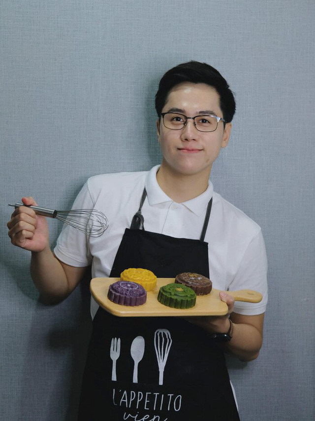 Không chỉ đẹp trai, đa tài, chàng trai 28 tuổi ngoài đời còn sở hữu gu thời trang lịch lãm và bảnh bao "đốn tim" nhiều cô gái.