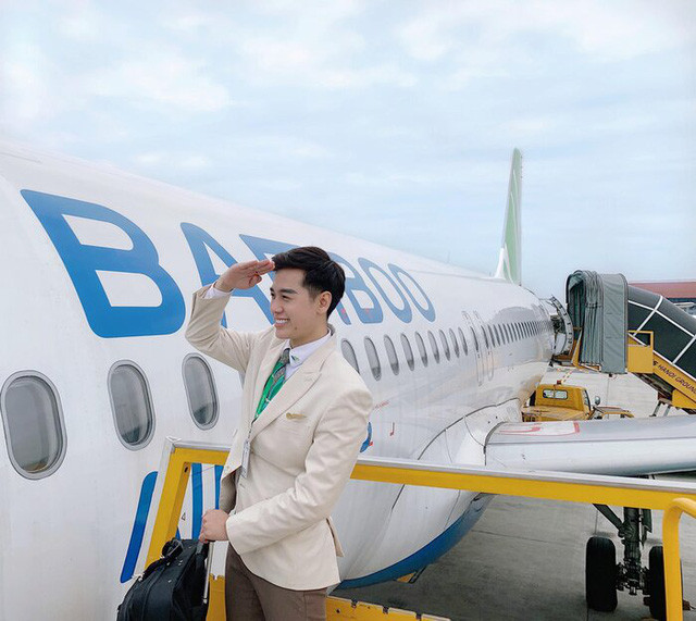 Sau 2 năm gắn bó với nghề tiếp viên hàng không, Phạm Vũ Thịnh quyết định nghỉ việc, ở nhà làm bánh.