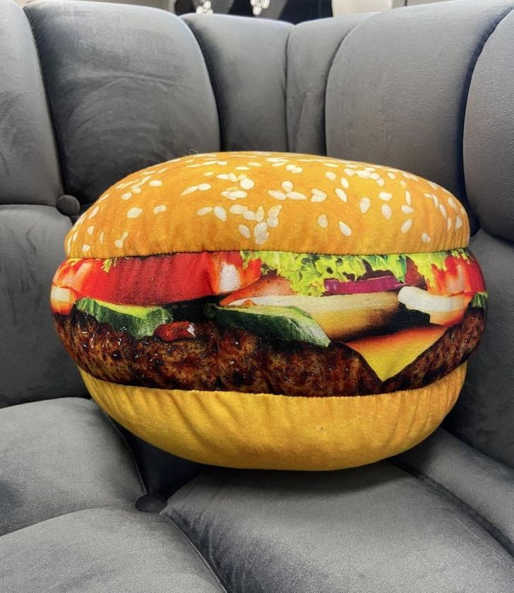 Một chiếc gối burger cho những giấc mơ ngon.