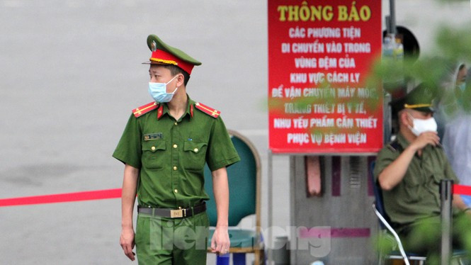 Benh vien Bach Mai ra sao truoc khi duoc go bo lenh cach ly?-Hinh-3