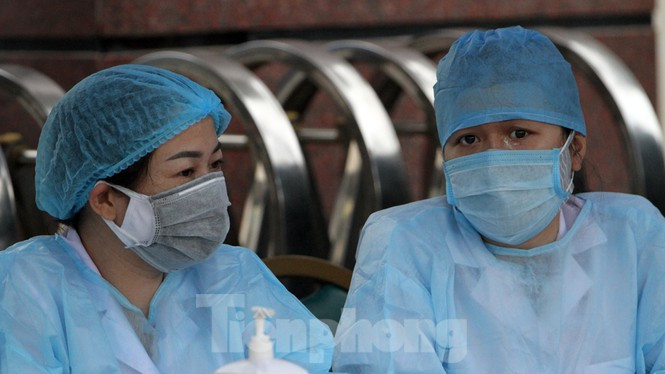 Benh vien Bach Mai ra sao truoc khi duoc go bo lenh cach ly?-Hinh-8