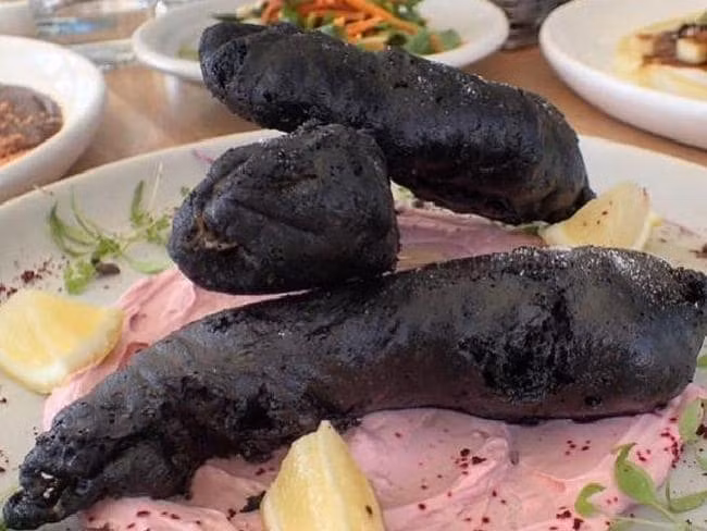 Chính vì hình dáng đặc biệt bên ngoài cùng với vị ngon lạ miệng của nó mà món ăn này ngay lập tức khiến nhiều người đổ xô tới ăn thử và đăng tải hình ảnh lên mạng xã hội.