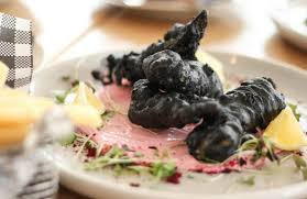 Hầu hết mọi người đều công nhận rằng mùi vị của món ăn này thực sự rất tuyệt vời cho dù hình dạng bên ngoài không được hấp dẫn cho lắm.