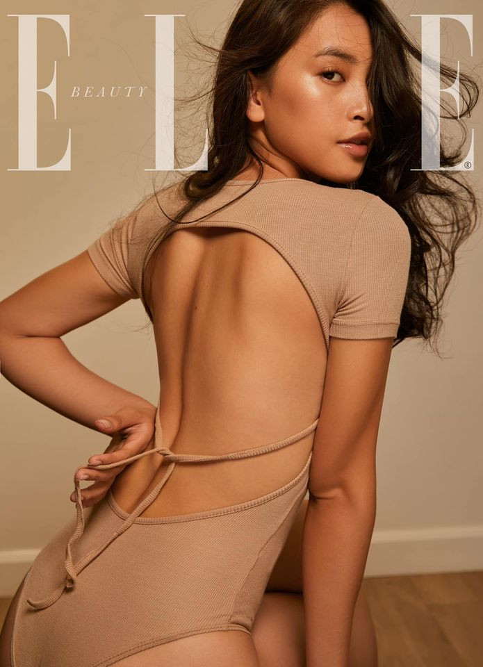 Ngoài đời, Hoa hậu Việt Nam 2018 hướng tới phong cách tối giản nhưng khi thực hiện các bộ ảnh thời trang, cô nàng khiến người hâm mộ phải kinh ngạc bởi sự táo bạo, sexy.