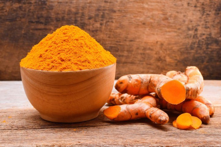 Củ nghệ: Thành phần chính của nghệ là curcumin, có đặc tính chống viêm. Nghệ từ lâu đã đóng một vai trò trong y học cổ truyền và Trung Quốc để điều trị một loạt các tình trạng y tế, bao gồm viêm khớp và rối loạn cơ xương. Bên cạnh việc có đặc tính chống viêm, hoạt chất curcumin có trong nghệ cũng có tác dụng giảm đau.
