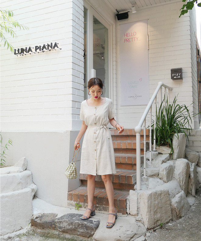 Áo váy chất vải thô đũi (linen): Vải thô đũi chắc chắn là chất liệu mát nhất mùa hè bởi vừa nhẹ, thoáng lại dễ thấm hút mồ hôi.