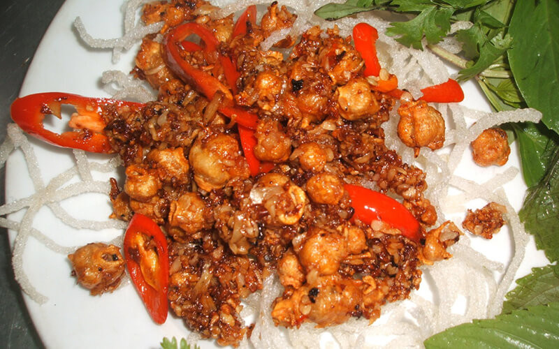 Răng Mực Nướng: Đây là một trong những món ăn Phan Thiết Mũi Né, được nhiều học sinh, sinh viên tại đây yêu thích. Bên cạnh đó, bạn cũng có thể thưởng thức các món ăn khác được làm từ răng mực như: răng mực hấp, răng mực xào,…