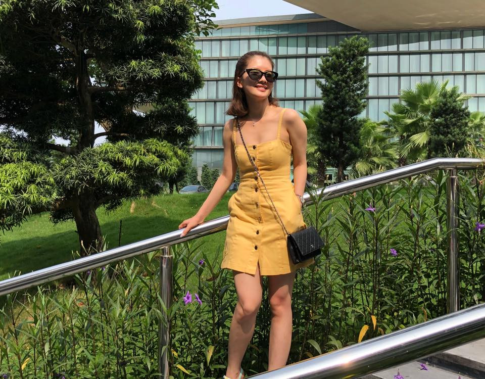 Huyền Trang được khen trẻ trung và có nét giống nữ diễn viên Song Hye Kyo.