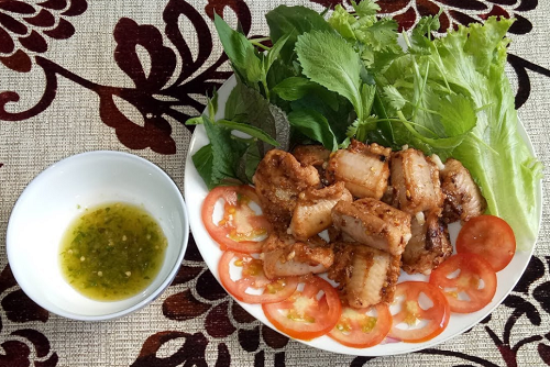 Cá ninja có thế chế biến thành nhiều món, như lẩu, ca- ri, chiên bột... nhưng ngon và hợp "gu" với thực khách nhất vẫn là hai món om bắp chuối và nướng.