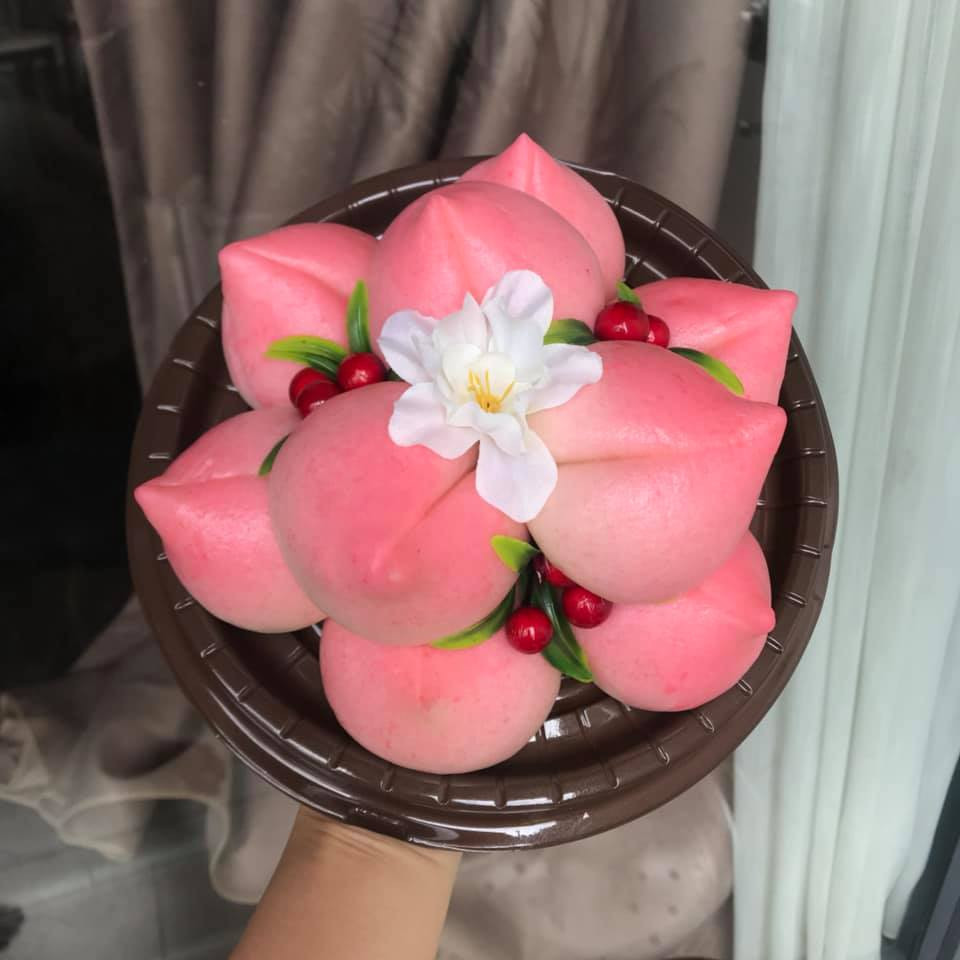 Hiện tại, trên thị trường, bánh bao trái đào được bán với đa dạng các mẫu mã, kiểu dáng, giá cả cũng vô cùng phong phú đa dạng.