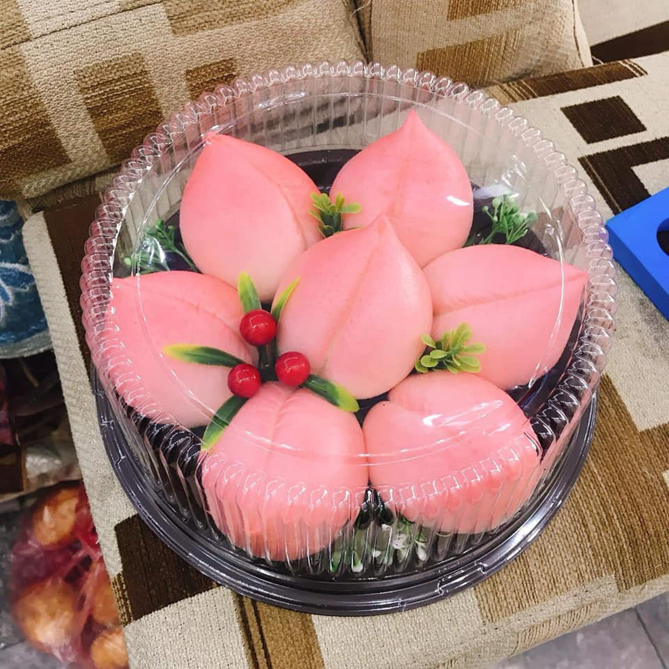 Đặc biệt, đối với những gia đình hoặc những ai chuyên làm công việc kinh doanh thì món bánh này lại càng được ưa chuộng hơn bao giờ hết.