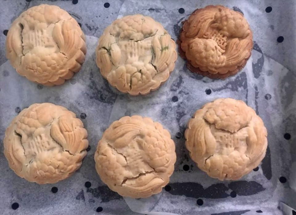 Khi chứng kiến những chiếc bánh lỗi này, nhiều người phải thốt lên ngạc nhiên vì độ khéo tay của gia chủ.