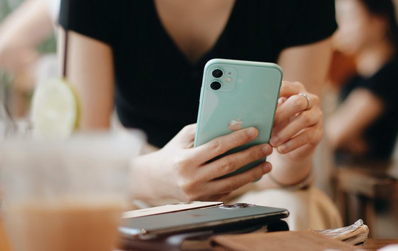 Tin vui cho cac chang: iPhone bat ngo giam am am nhan dip Valentine