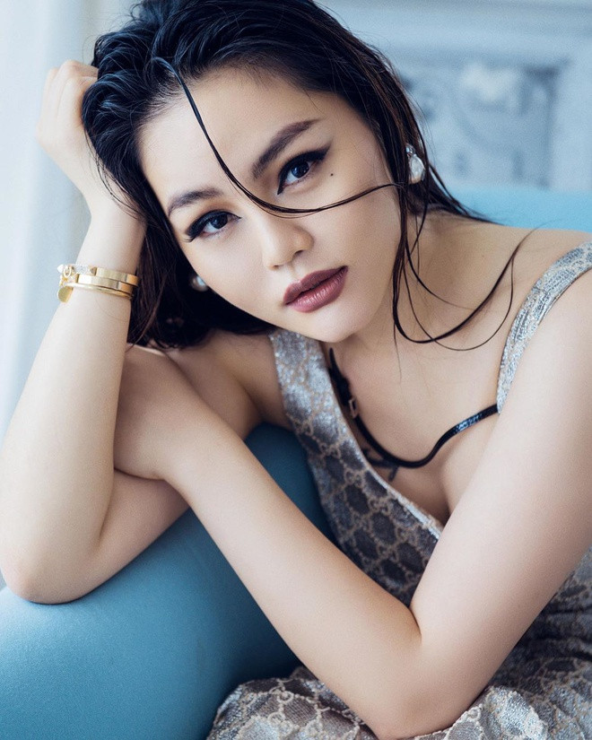 Theo trang South China Morning Post nhận xét, Trần Viên Ngọc Trân không chỉ là một tín đồ thời trang rất giỏi bắt trend mà còn là một người không ngại thử nghiệm các phong cách thời trang khác nhau.