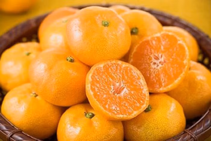 Hoa quả có hình tròn như cam, chanh, bưởi...thường được bầy trên mâm ngũ quả vào dịp Tết với mong ước một năm mới may mắn, tròn đầy viên mãn.