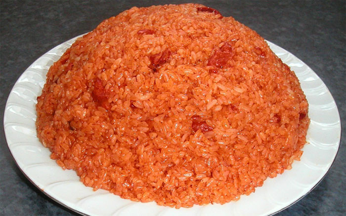 Ngoài ra, xôi gấc vừa giúp sáng mắt, phòng ngừa các mệnh về mắt như mà, nhức mỏi mắt, khô mắt, quáng gà, đục thuỷ tinh thể. Chúng cũng giúp chống lão hóa làm đẹp da, giúp da luôn mịn màng, tươi trẻ...