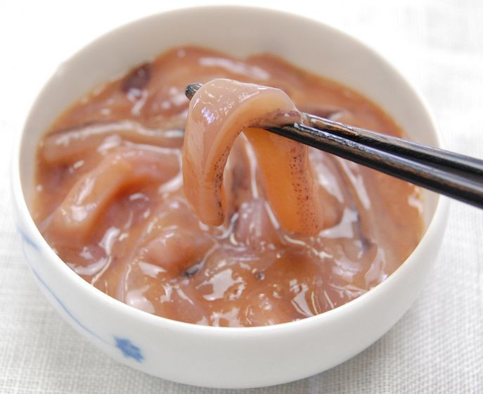 Shiokara (Ika no shiokara) là một món ăn khó ngửi được làm từ những miếng hải sản nhỏ, thường là mực ống cắt nhỏ rồi ngâm trong nội tạng của chính nó.
