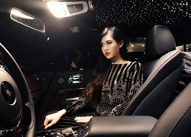 Phong cách thời trang sang chảnh của cô nàng hot nhất nhì hội con nhà giàu Việt Nam luôn toát lên vẻ nhẹ nhàng và nữ tính.