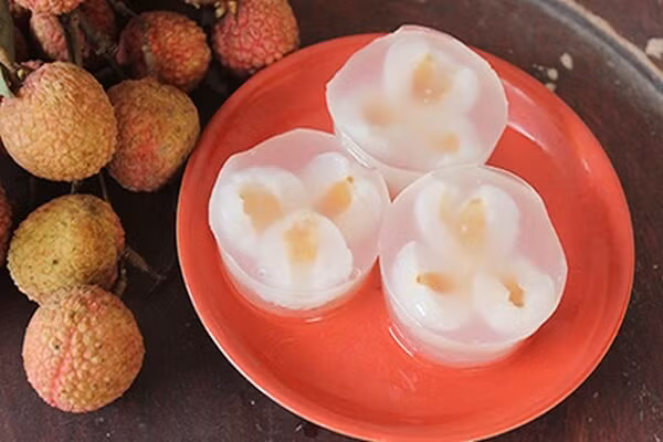 Qua vai dang vao mua, thu lam mon thach vai “mat lim tim”