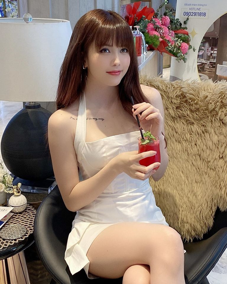 Giọng ca gốc Thanh Hóa được khen ngợi có gu thời trang thời thượng, sành điệu mang hơi hướng Kpop.