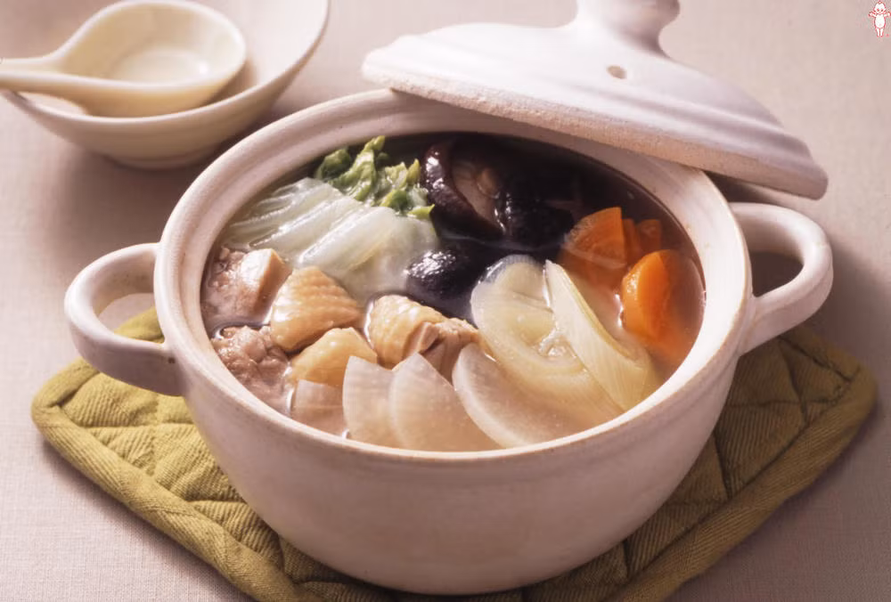 Ngoài ra, một số nơi khác còn thêm vào các thành phần tốt cho sức khỏe hơn như rong biển hoặc konnyaku (một loại thạch cứng có hàm lượng calo thấp làm từ khoai tây konnyaku). Đến Nhật Bản vào mùa thu thì đừng quên thưởng thức món ăn độc đáo này nhé.