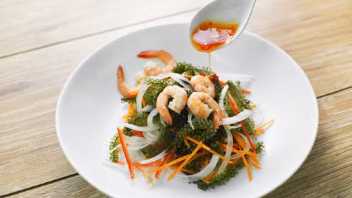 Thế nên, bạn cần lưu ý rằng, rong nho sau khi thu hoạch chỉ có thể bảo quản tươi được 7 - 10 ngày. Ở Viện Hải dương học, rong nho tươi có thể bảo quản từ 8 - 10 ngày nhờ phương pháp sục khí, hoặc ướp nước muối bão hòa có thể bảo quản tới 3 - 4 tháng.