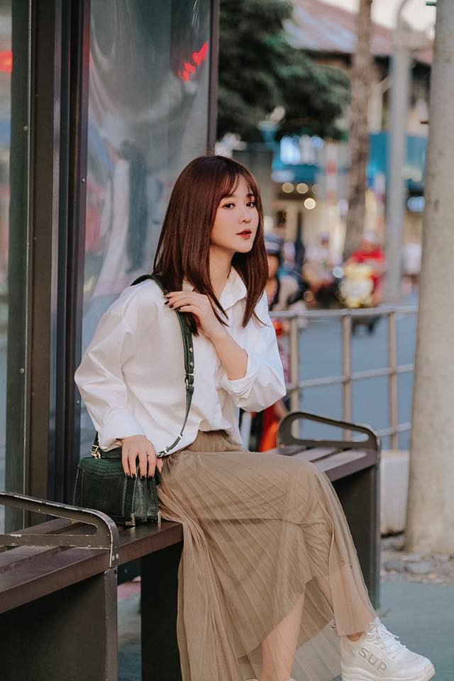 Sở hữu vẻ ngoài xinh xắn và vóc dáng thon thả, Ribi Sachi đã rất thành công trong con đường làm người mẫu ảnh và là người mẫu thời trang đắt show tại TP.HCM.