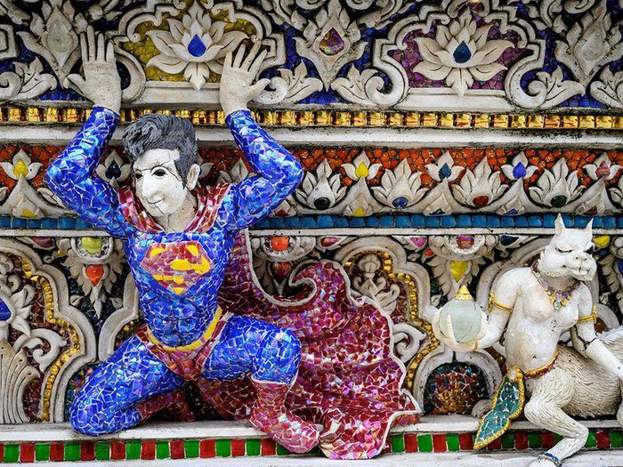 Ngoi chua tho ca tuong David Beckham dat vang va Nguoi Nhen, Nguoi Doi-Hinh-5