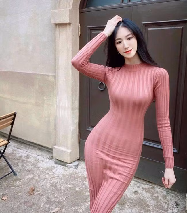 Những kiểu váy áo ôm sát vô cùng tôn vóc dáng của Bora.