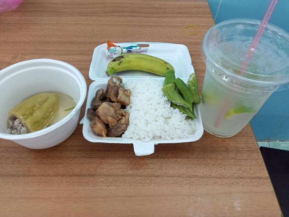 Bữa cơm khá "thịnh soạn” tại khu cách ly Covid-19 ở Cần Giờ, TP.HCM.