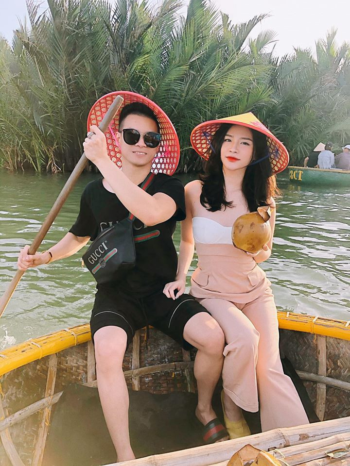 Mai Diz được nổi lên với danh hiệu "hot girl lai Pháp sở hữu tên lạ". Trang cá nhân của cô gái 19 tuổi có hơn 140.000 lượt theo dõi.