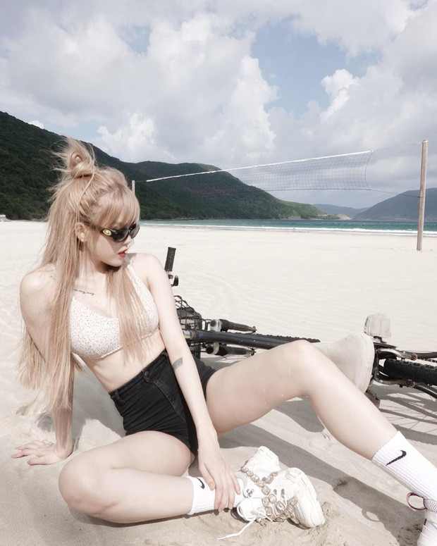 Bên cạnh niềm đam mê với yoga, Thiều Bảo Trâm còn chăm tập nhảy, vừa phục vụ công việc lại giúp đốt calo, săn chắc vóc dáng.