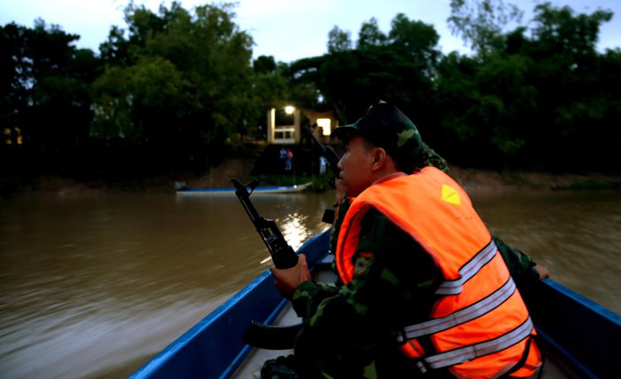 Đồn Biên phòng Thông Bình quản lý 1 xã biên giới với đoạn biên giới trên sông dài hơn 7,5 km đường biên với 20 mốc, tiếp giáp với 2 đồn (Đồn biên phòng Sông Trăng (thuộc BĐBP Long An) và Đồn Biên phòng cửa khẩu Quốc tế Dinh Bà.