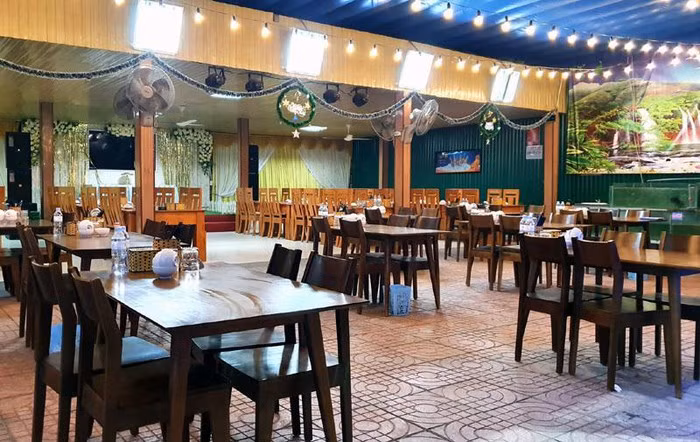 Ca thang ban hon chuc ket bia, quan nhau lo dong cua