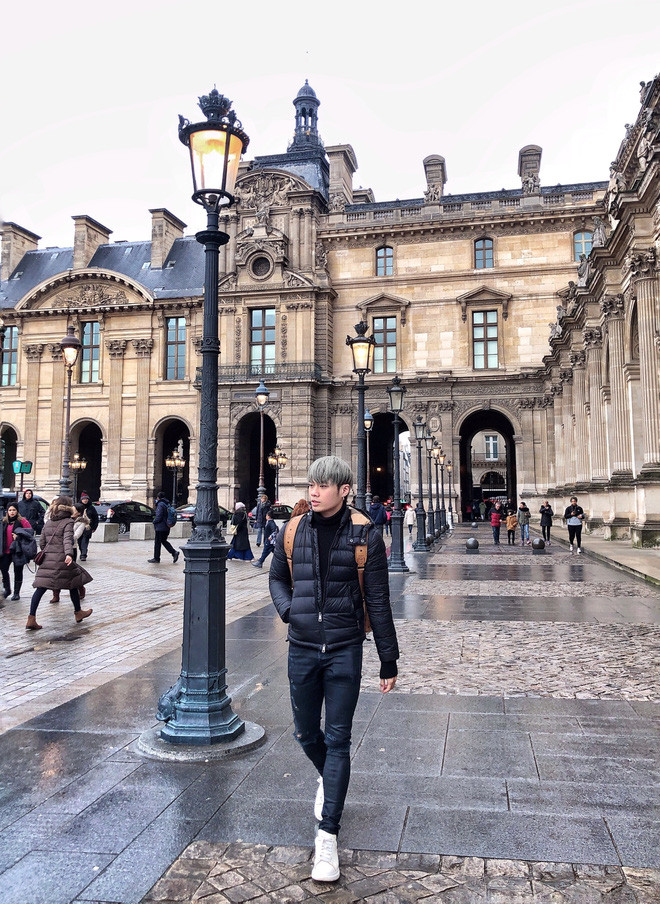 Không chỉ đầu tư trang phục mà Ngọc Anh còn khá chăm chút cho mái tóc để tăng vẻ đẹp trai, thu hút. Ảnh: FBNV. Video "Minh Hằng chia sẻ về phong cách thời trang". Nguồn: VTC.