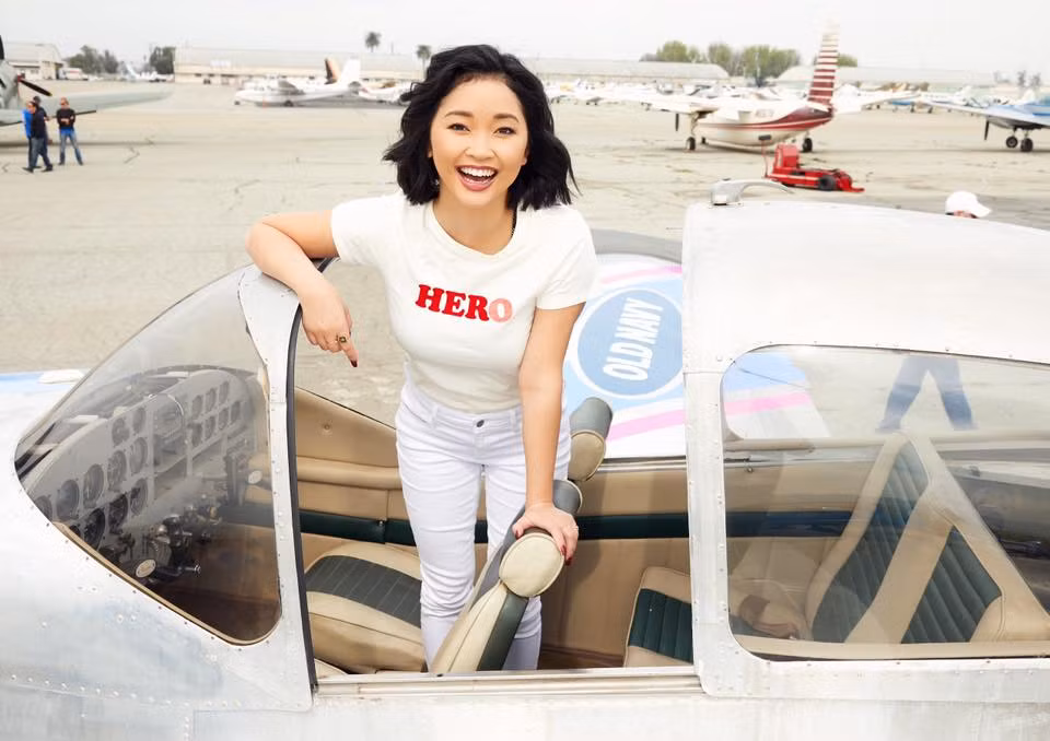 Dù vậy, Lana vẫn rất trẻ trung và cá tính. Ảnh: Internet. Video "Minh Hằng chia sẻ về phong cách thời trang". Nguồn: VTC.