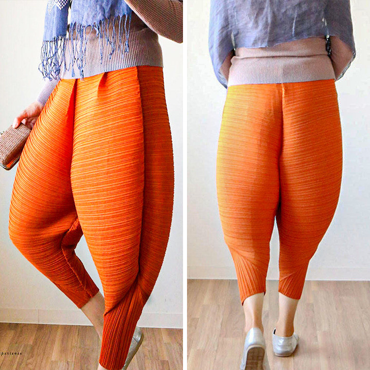 Chiếc quần “đùi gà quay”: Chiếc quần độc đáo này giống như “vật cứu tinh” cho các chị em đang cảm thấy bụng quá to và không muốn mặc những chiếc quần jean chật chội.