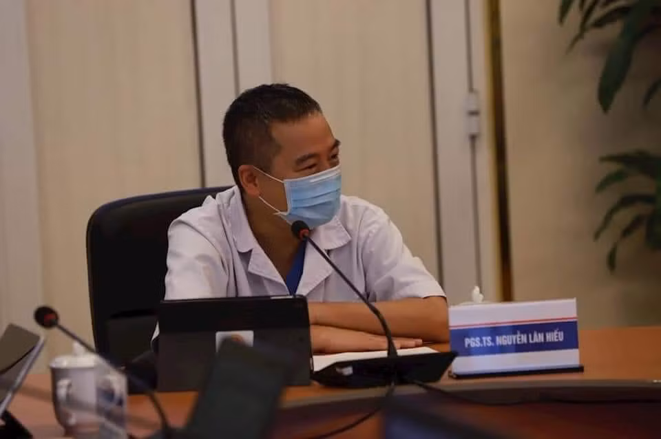 Chia se xuc dong cua bac si dieu tri benh nhan COVID-19 nang tu “tam dich”