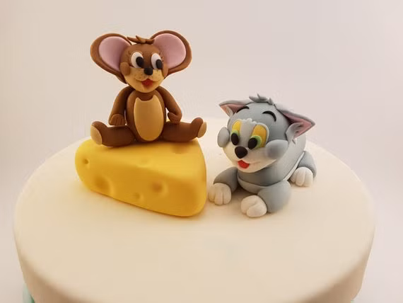 Bánh kem hình chuột Jerry và mèo Tom này chắc chắn sẽ khiến các bạn nhỏ thích thú.