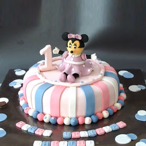 Bạn có thể tham khảo các mẫu bánh màu sắc này để tặng cho bạn bè hoặc người thân.