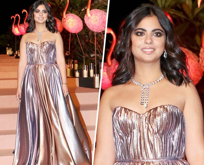 Dù có thân hình hơi tròn trịa nhưng nàng ái nữ khá chuộng các kiểu đầm cúp ngực gợi cảm.