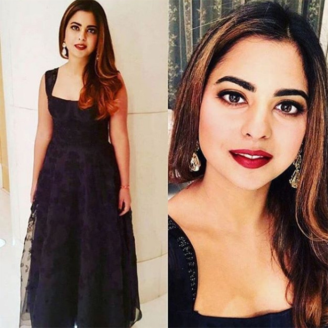 Cô rất chuộng các kiểu đầm xòe nữ tính và trang điểm đậm nhấn đôi mắt to tròn. Ảnh: internet. Video "Minh Hằng chia sẻ về phong cách thời trang". Nguồn: VTC.