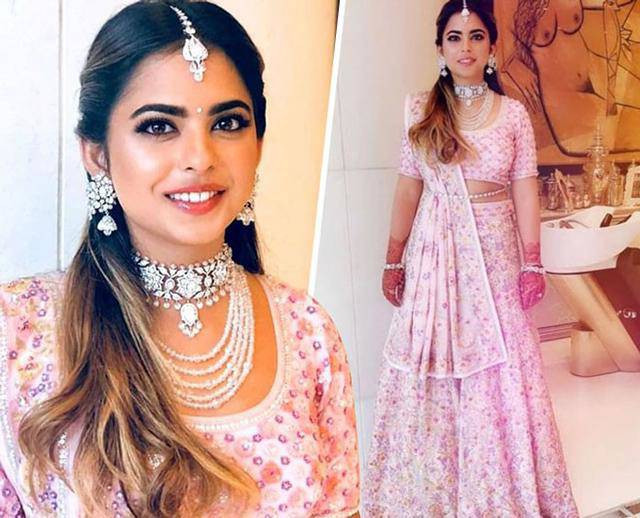 Sau khi kết hôn, cách ăn mặc của ái nữ tỷ phú Ấn Độ cũng ngày càng đẳng cấp và thời thượng hơn.