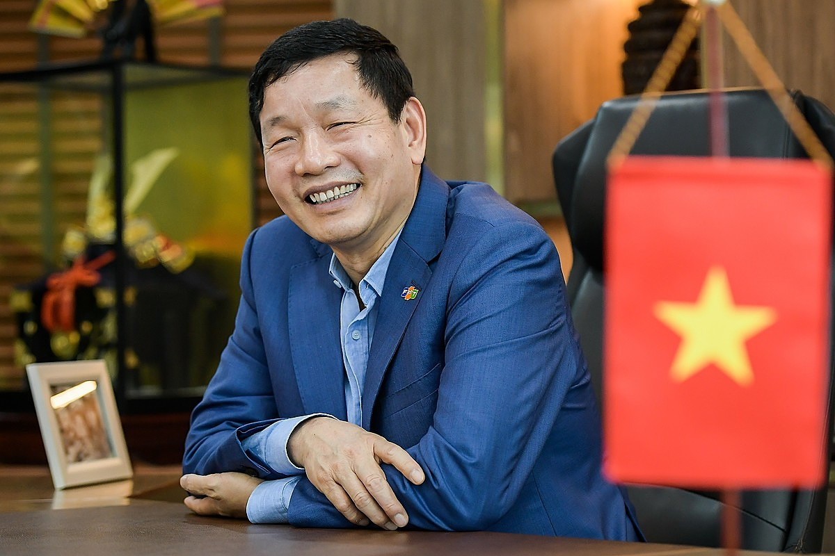 Hanh trinh mang hy vong den tre mo coi COVID-19 cua ong Truong Gia Binh-Hinh-2