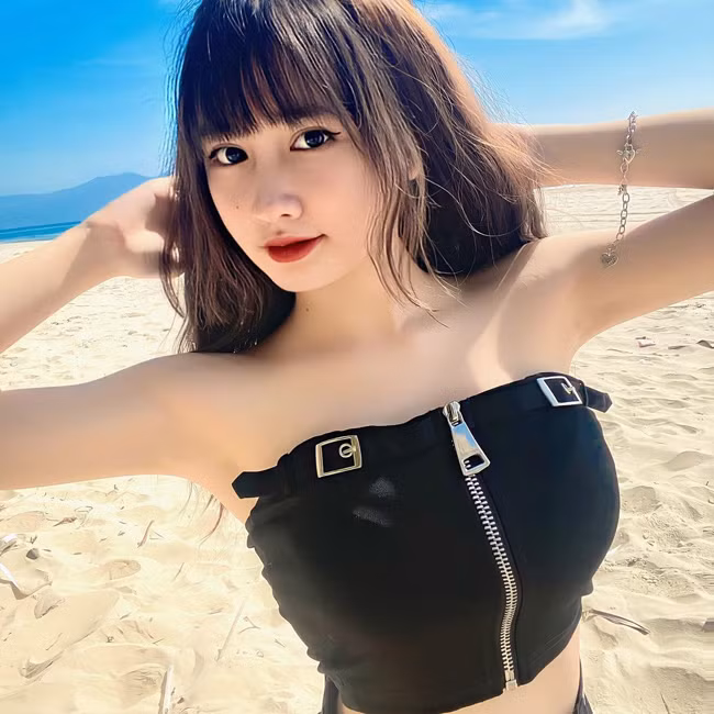 Nhan sắc đời thường xinh đẹp của nữ Tiktoker 17 tuổi.